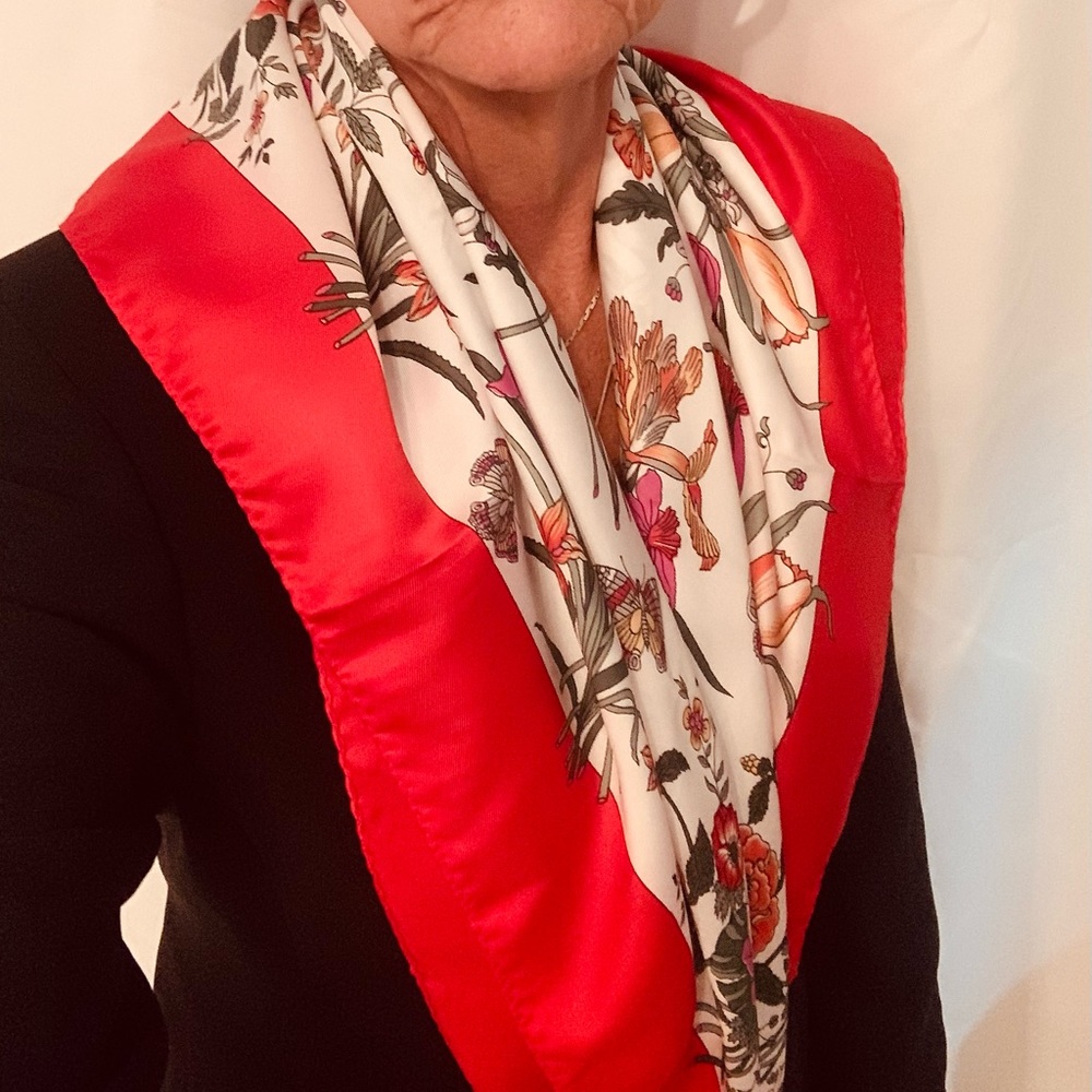 Border Floral Print Scarf 💯% Polyester